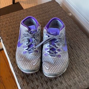 Nike Free tennis shoes in purple gray and white